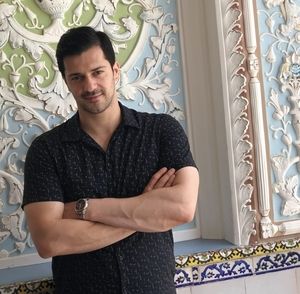 Meet your Posher, Arash